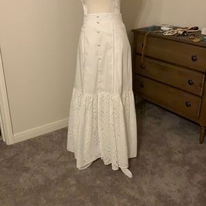 Long skirt with zipper